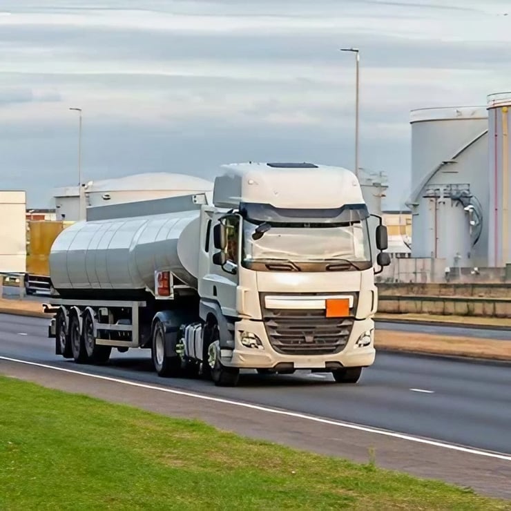 02-Reacton-On-Road-Vehicles-Heavy-Goods-Vehicles-01 (1)_clipdrop-enhance